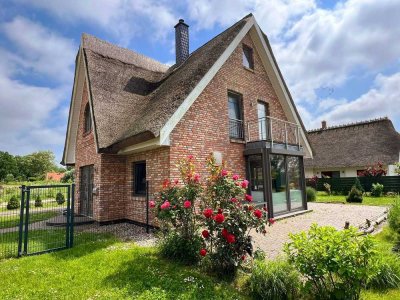 Inseltraum mit Reet – Stilvolles Ferienhaus zwischen Meer & Natur