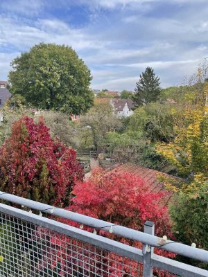 Dachgeschosswohnung im Loftstil,schöne 3 Zi-DG-Whg,EBK,Südbalkon, S/U-Bahn,BAB-Nähe