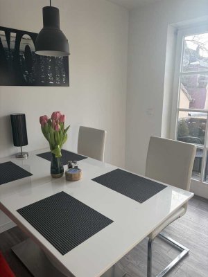 2-Zimmer Galeriewohnung möbliert auf 2 Ebenen mit Balkon