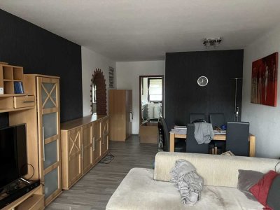 Schöne Wohnung mit großem Balkon im 1. Obergeschoss-WBS erforderlich!!!