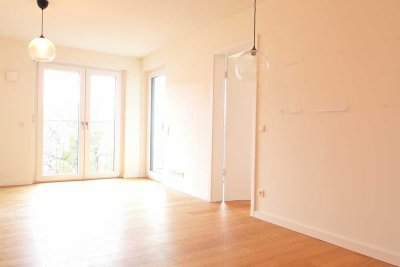 Neuwertige 2-Zimmer Wohnung im 4. OG mit Balkon in München