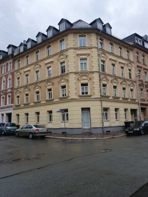 Freundliche, helle, renovierte 2-Zimmer-Wohnung mit ruhiger, verkehrsgünstiger Lage in Gera