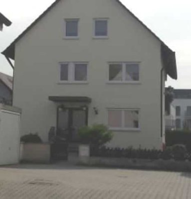 Geräumiges, günstiges 7-Zimmer-Haus in Weißenhorn