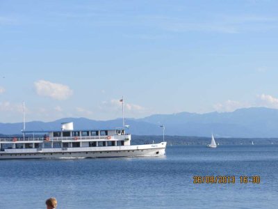 TUTZING: Villa mit Blick auf den Starnberger See und die Berge