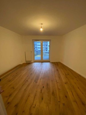 Helle und schön gestaltete Eigentumswohnung mit Balkon in der Nähe von Rhein und Dom