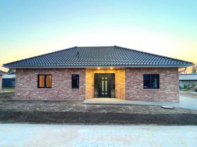 Neubau Niedrigenergiehaus EH40 mit Wärmepumpe + PV
Für die Generation 55+
Ebenerdig Wohnen mit Kom
