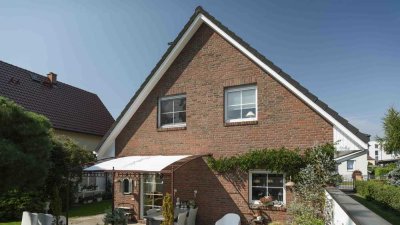 „Endlich ein Haus, das wirklich zu Ihnen passt. Zeit, es kennenzulernen!“
Ca. 112 m² Wohn-/ Nut