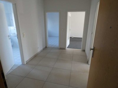 Großzügige 2-Zimmer-Wohnung mit zwei Balkonen und moderner Ausstattung in ruhiger Lage von Rathenow