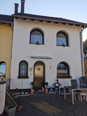 Großzügiges Reihenendhaus mit schönem Eckgrundstück