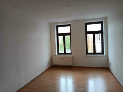 Schöne Altbauwohnung 2,5 Zimmer mit Balkon