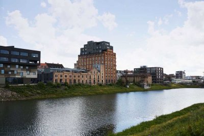 Hafenloft am Wasser mit Balkon und Tiefgaragenstellplatz
