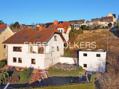Rheinblickpanorama: Großes Einfamilienhaus mit Einliegerwohnung in sonniger Lage
