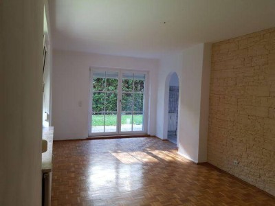 Schöne Garconniere mit Terrasse und eigenem Garten!