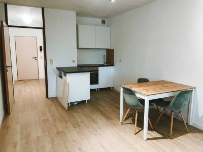 Entspanntes Studi-Wohnen in Uni-Nähe - Große Loggia - Moderne Einbauküche - Inkl. Stellplatz