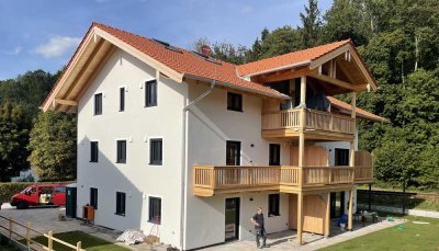 Miesbach | Hochwertige Neubau-Dachgeschoss-Galeriewohnung mit Südbalkon