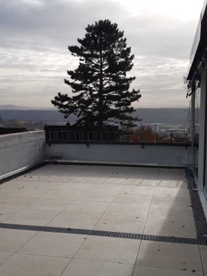 Helle 3,5-Zimmer Penthouse-Wohnung mit Balkon in Esslingen am Neckar