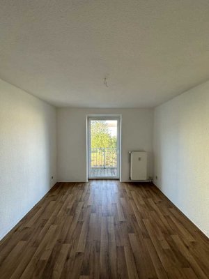 gut geschnittene 3-Raum-Wohnung mit Wannenbad und Fenster, Balkon,  Kabel-TV