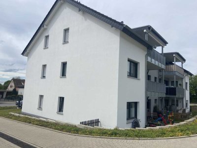 Neue 3-Zimmer-Wohnung mit Balkon und Blick auf den Teutoburger Wald in Halle!