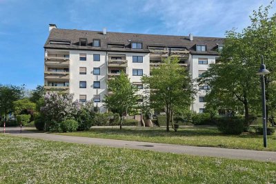 Ihr neues Zuhause in Augsburg: Großzügige 4-Zimmer-Wohnung mit Loggia inkl. TG-Stellplatz
