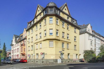 Urbanes Wohnerlebnis: Erstklassige 3-Zimmer Altbauwohnung mit 2 Bädern,  vollmöbliert