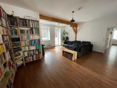 Hochwertige 4 1/2 Zi.-Whg. in ruhigem, großzügigem 2-Fam.-Haus mit sep. Eingang