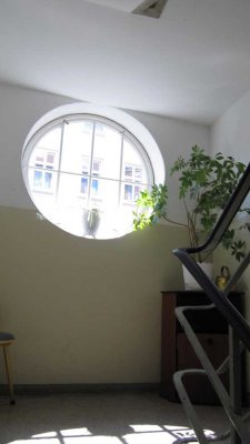 Zentrum der Lübecker Altstadt: über den Dächern -ruhig u. gemütlich  im 5. Stock - kernsaniert !!!
