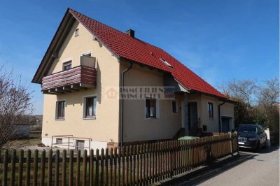 Zweifamilienhaus mit unverbaubarer Aussicht in ruhiger sonniger Lage