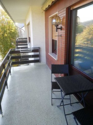 Helle 2-Zimmer-Wohnung mit Balkon & Einbau-Küche in Bonn-Oberkassel