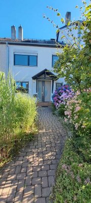 Attraktives und gepflegtes 5-Zimmer-Reihenhaus in Eppstein-Bremthal    Tel:06131 582801