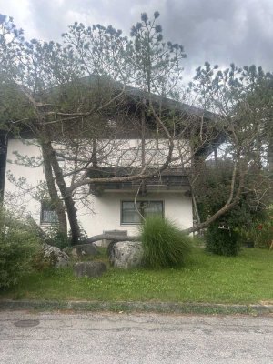 Exklusive 4-Zimmer-Wohnung mit gehobener Innenausstattung mit Balkon in Prien am Chiemsee
