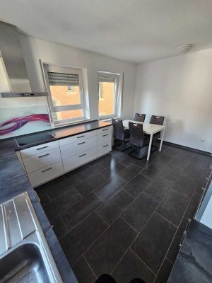 Teilmöblierte 1,5-Zimmer-Wohnung mit hochwertiger Einbauküche – ca. 65 m² im 1. OG
