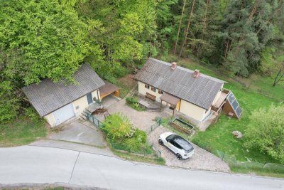 Leistbares Einfamilienhaus in Waldrandlage – viel Grund, viele Möglichkeiten