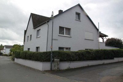 Geräumiges, preiswertes und modernisiertes 8-Zimmer-Einfamilienhaus in Elz