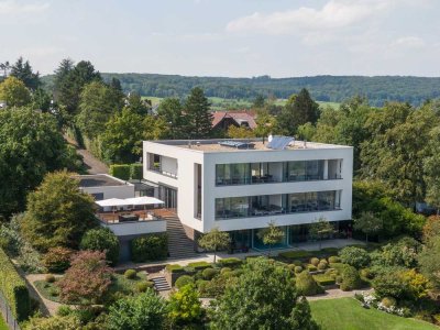 Exklusive Villa mit ca. 833m² WFL, Panoramablick und luxuriöser Ausstattung, Grundstück 4.155m²