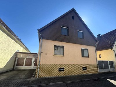 Traumhaft viel Platz + viele Möglichkeiten! 1-2 FH mit Garage, Nebengebäuden + schönem Garten