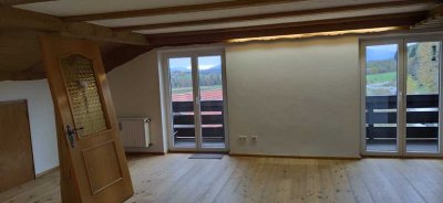 Ansprechende und gepflegte 4-Zimmer-DG-Wohnung mit Einbauküche in Pfronten