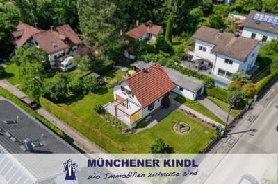 • GRUNDSTÜCK MIT ALTBESTAND - NEUBAU: EFH, ZFH oder DH mit Südausrichtung •