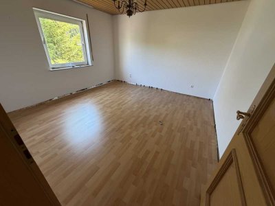 3‑Zimmer‑Wohnung in Speyer mit Garten, Wintergarten, Garage & HWR