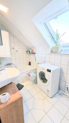 Kapitalanlage: Zentrale, helle und gut geschnittene Dachgeschosswohnung!