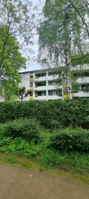 Repräsentatives Appartment in Düsseldorf direkt an der Düssel im Grünen 92qm inkl. TG, EBK 3 Zimmer