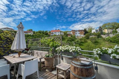 Atemberaubende Dachterrassenwohnung mit Kremstal-Blick im spektakulären "Punkthaus" - fußläufig in die Altstadt