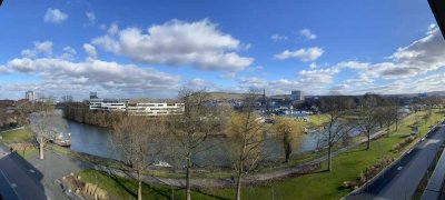 Wunderschöne, lichtdurchflutete, teilmöblierte 3-Zimmer-Wohnung mit Balkon in einzigartiger Lage