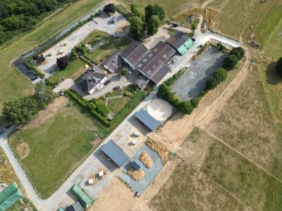 Gehobenes Ambiente! 100 qm Wohnung auf Pferdehof mit Schwimmteich