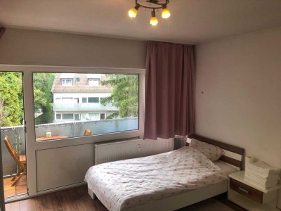 Leerstehendes 1-Zimmerapartment mit Balkon und EBK in Hausen