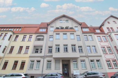 3-Zimmer-Erdgeschosswohnung am begehrten Schellheimer Platz