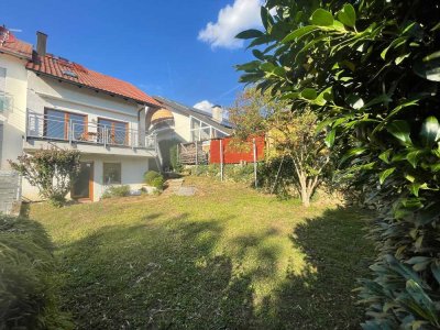 Schöne Doppelhaushälfte mit Garten in Villengebiet von Stuttgart-Schönberg