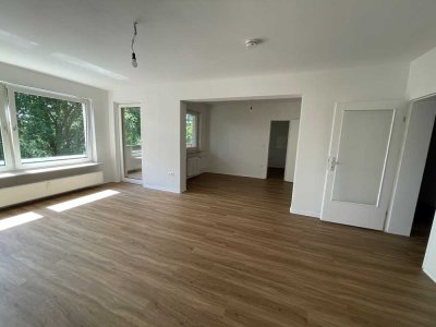 Sanierte große 3-Zimmerwohnung mit Balkon