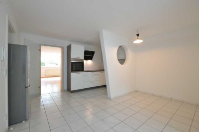 Großzügige 2,5-Zimmer-Wohnung mit Einbauküche für max. 2 Personen
