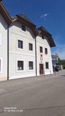 Stilvoll wohnen im denkmalgeschützten Altbau mit Garten