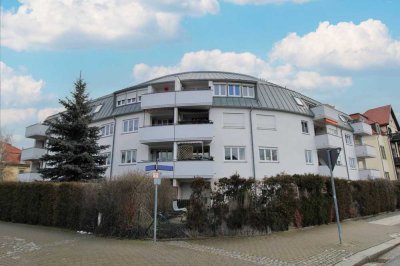 Bezugsfrei ab März: Gepflegtes 2-Zi.-Zuhause mit Balkon und TG-Stellplatz in Niedersedlitz
